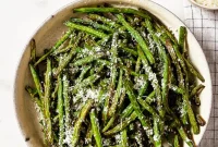Perfectly Crispy Air Fryer Green Beans